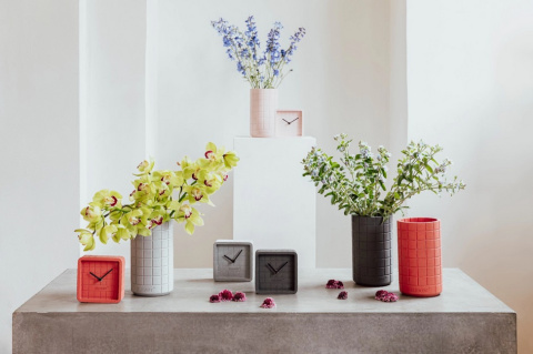 OUTLET Zegar CUTE beton czerwony ZUIVER OUTLET Zegar CUTE beton czerwony ZUIVER